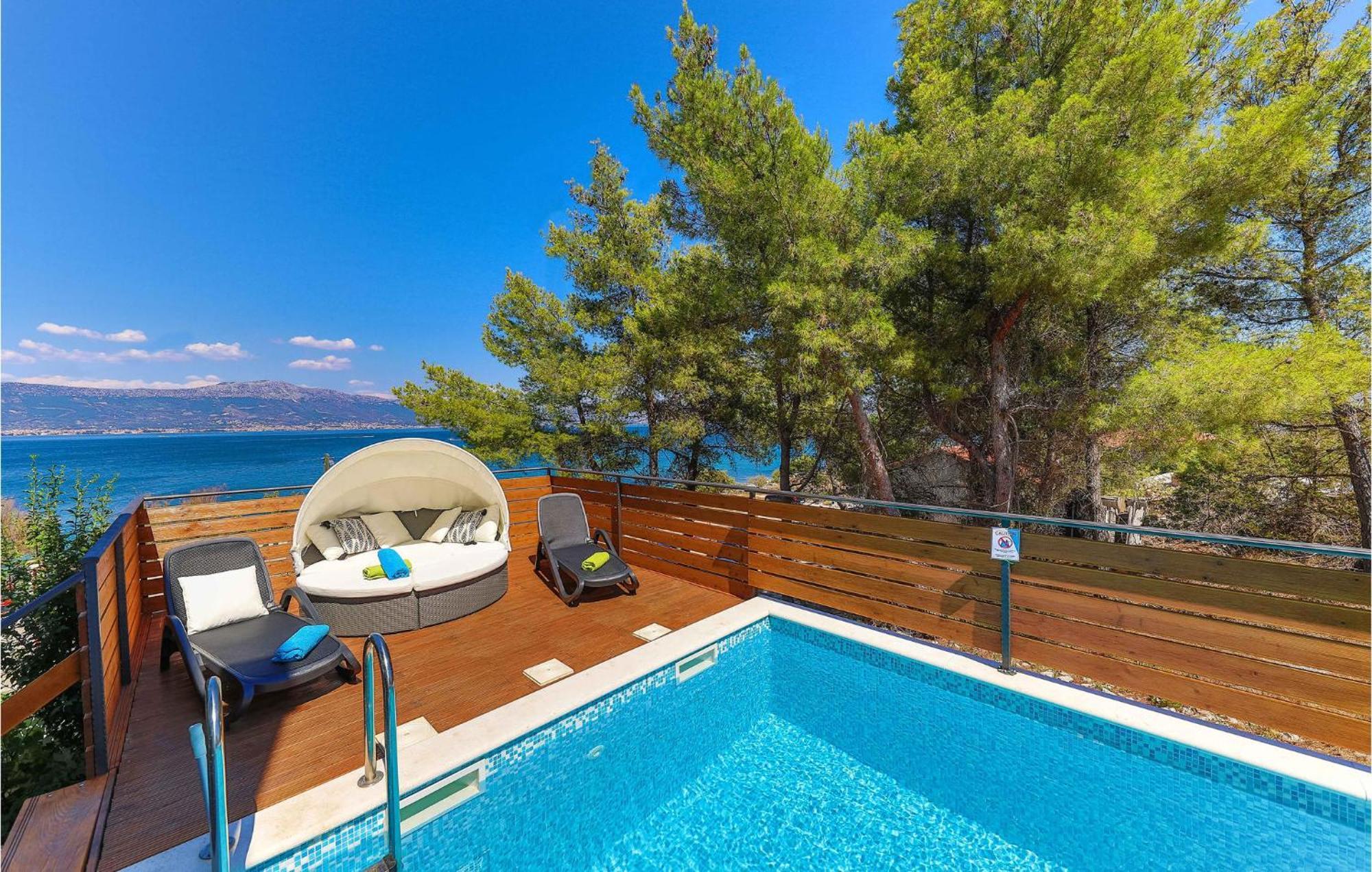 Gorgeous Home In Trogir With Jacuzzi Exterior foto